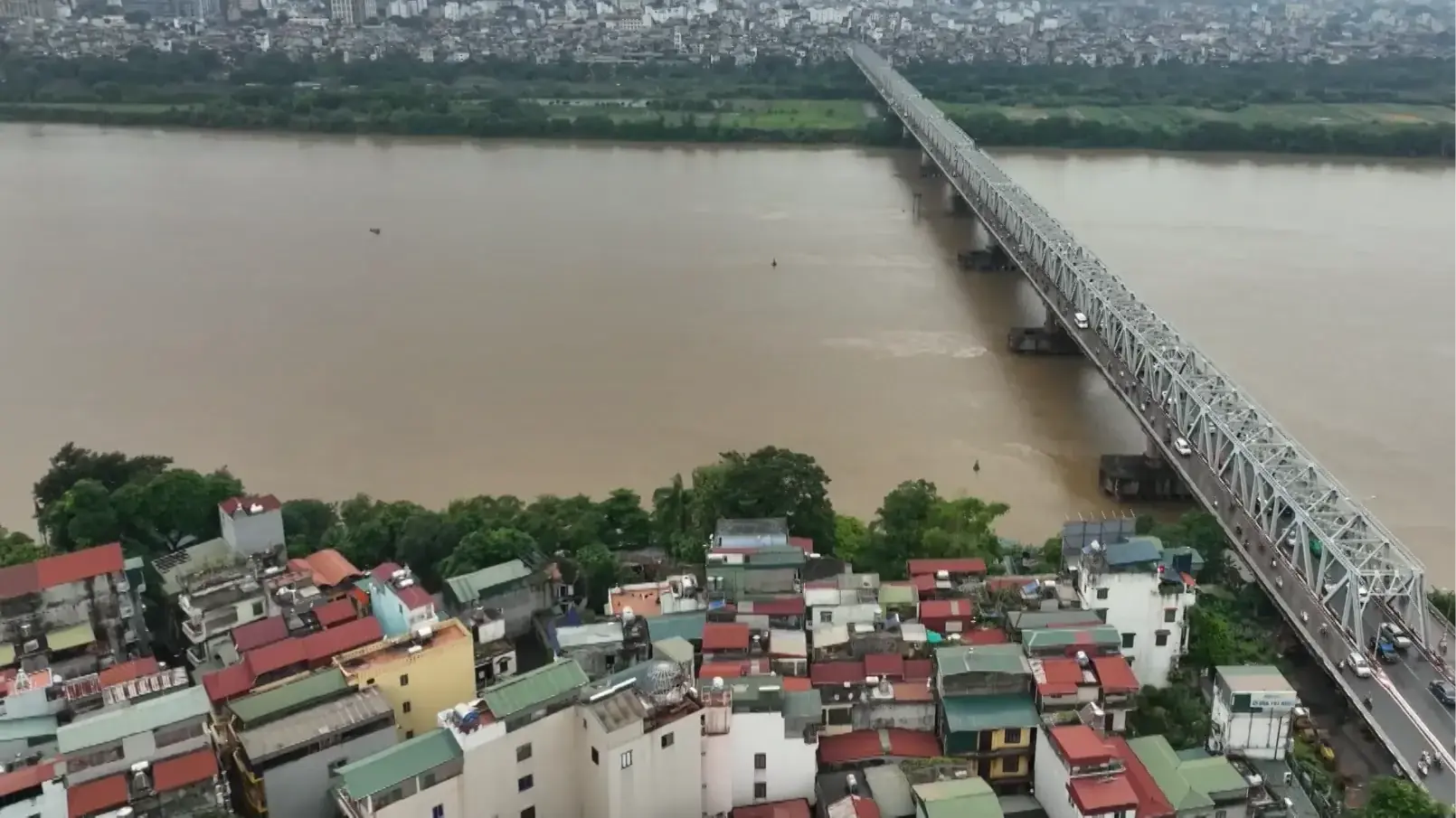 Nhà đất ngoài đê 'đóng băng' vì lo vướng quy hoạch